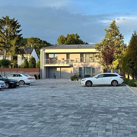 Linden Apartman 001 - Adults Only Мошонмадьяровар Экстерьер фото