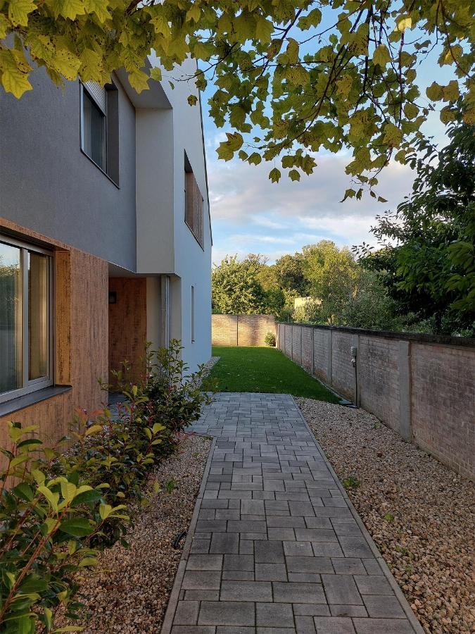Linden Apartman 001 - Adults Only Мошонмадьяровар Экстерьер фото